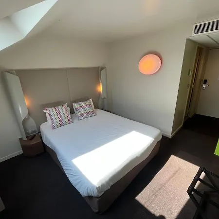 Campanile - Za Courtaboeuf Hotel 3*