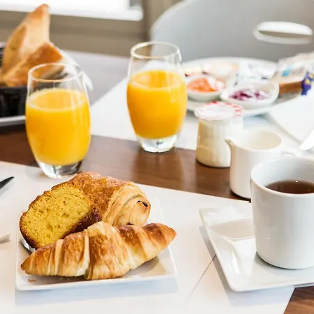 Campanile - Za Courtaboeuf Hotel 3*