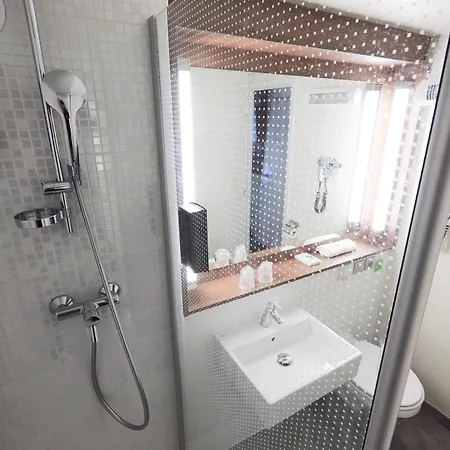 Hotel Campanile - Za Courtaboeuf 3*