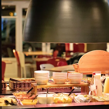 Hotel Campanile - Za Courtaboeuf Villejust