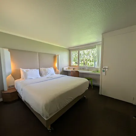 Hotel Campanile - Za Courtaboeuf Villejust