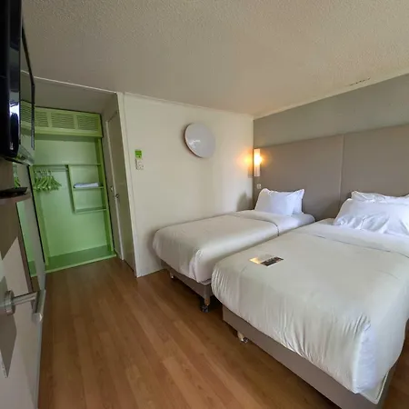 Campanile - Za Courtaboeuf Hotel Villejust