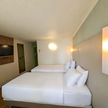 Campanile - Za Courtaboeuf Hotel Villejust